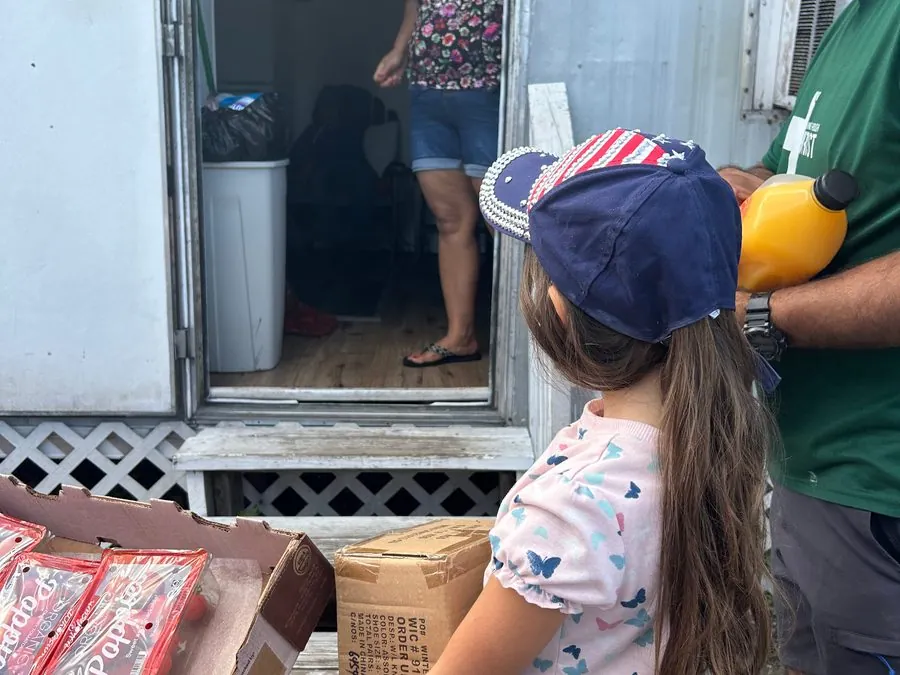 Entrega de alimentos y apoyo